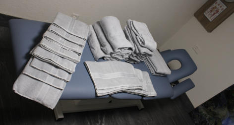 Massage table with towels